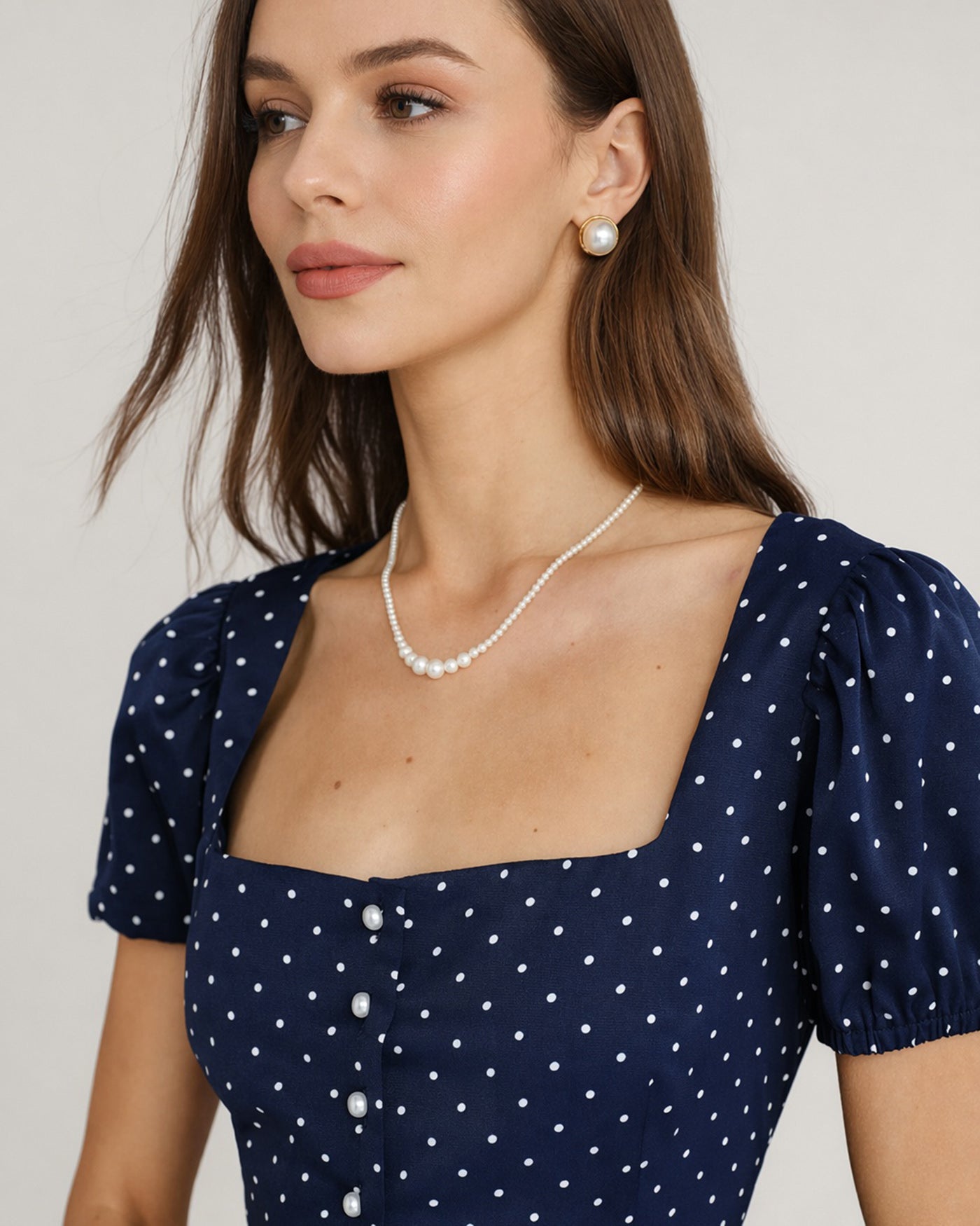 Blusa de Cuello Cuadrado Azul con Lunares