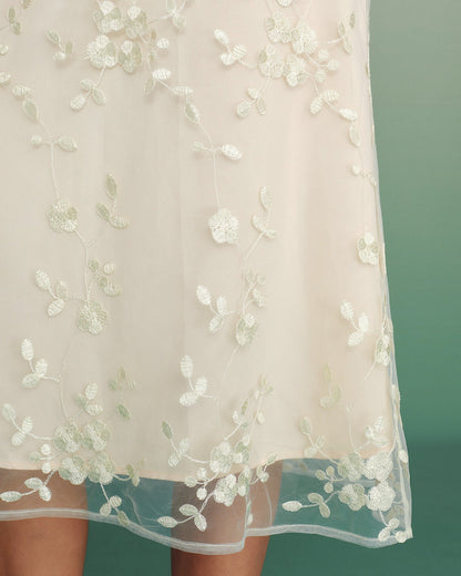 Falda Midi de Malla con Bordado Floral en Albaricoque