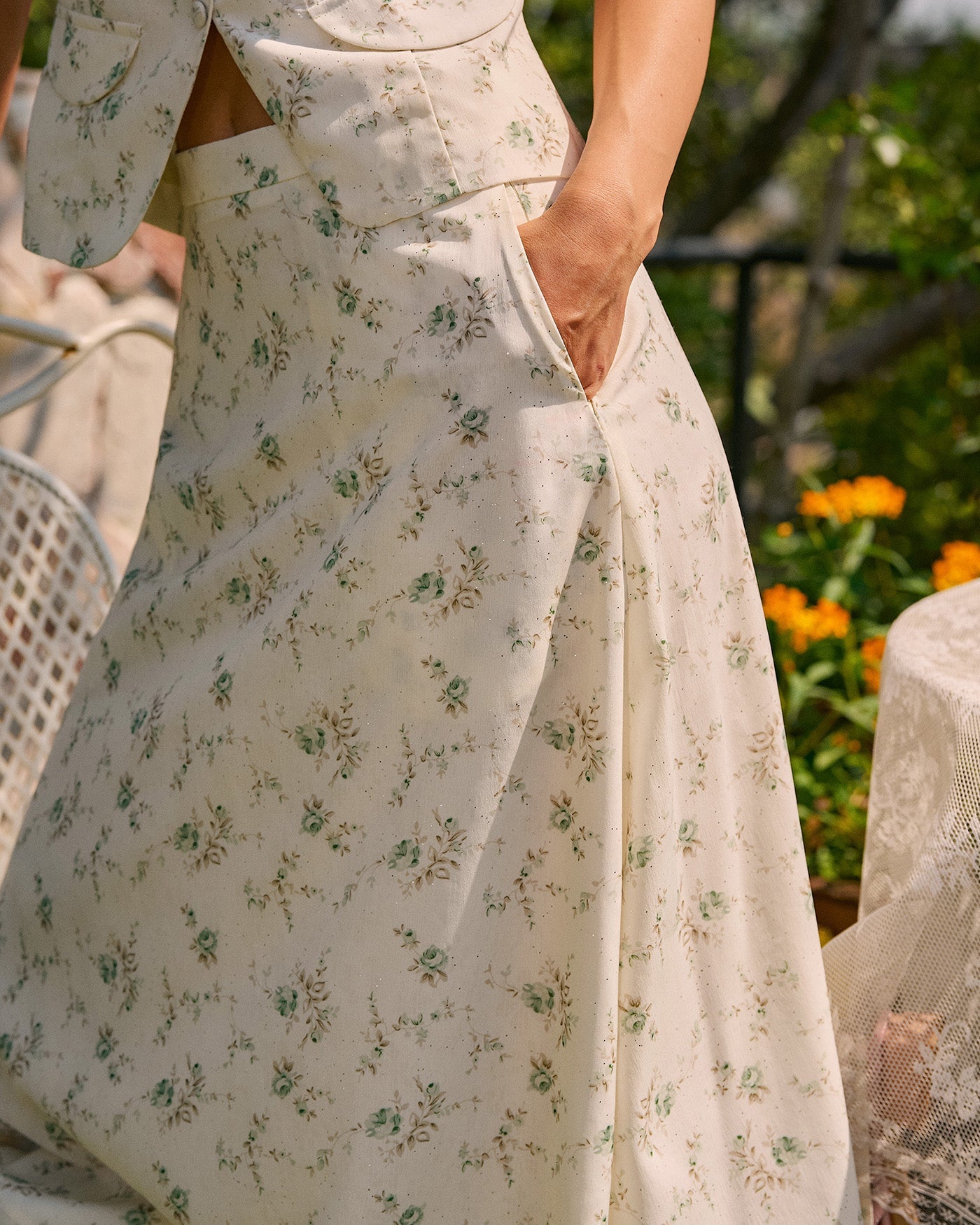 Falda Midi Verde con Flores y Bolsillos