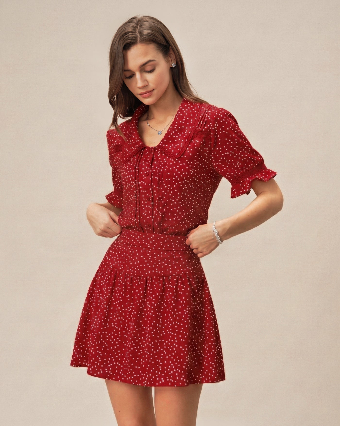 Falda Mini Arrugada de Lunares Rojos