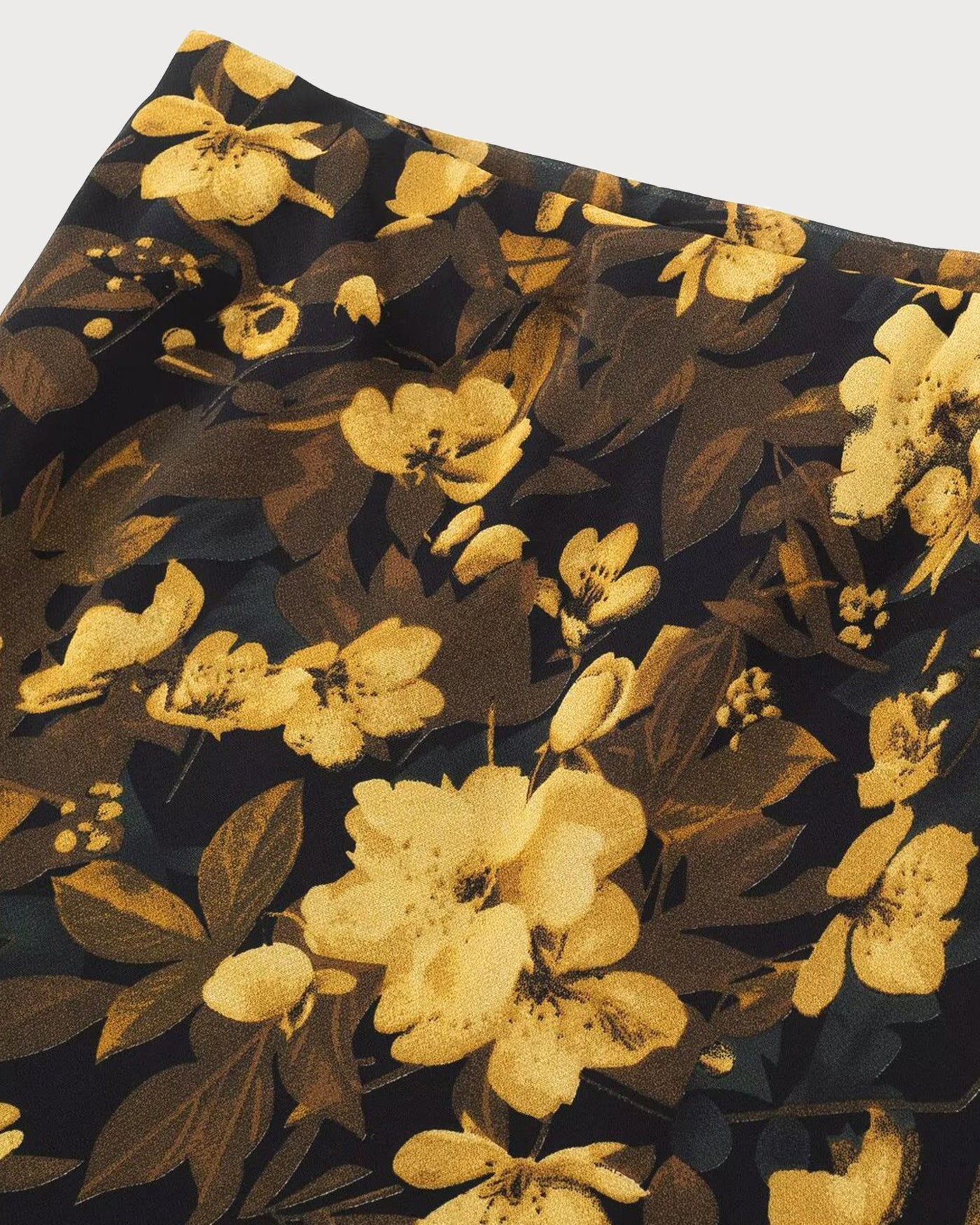 Falda Negra Floral con Cintura Elástica