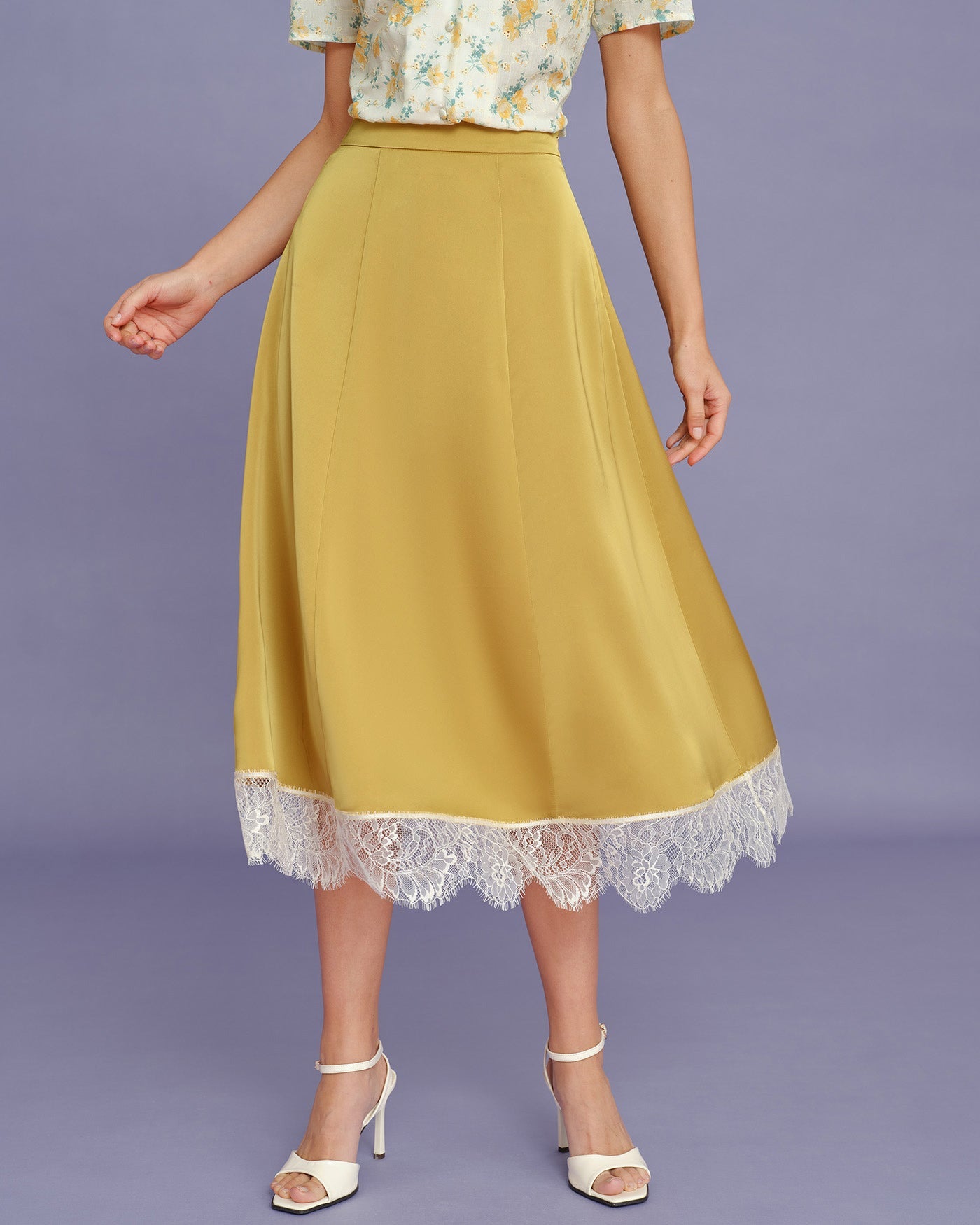 Falda Midi de Satén con Encaje Amarillo