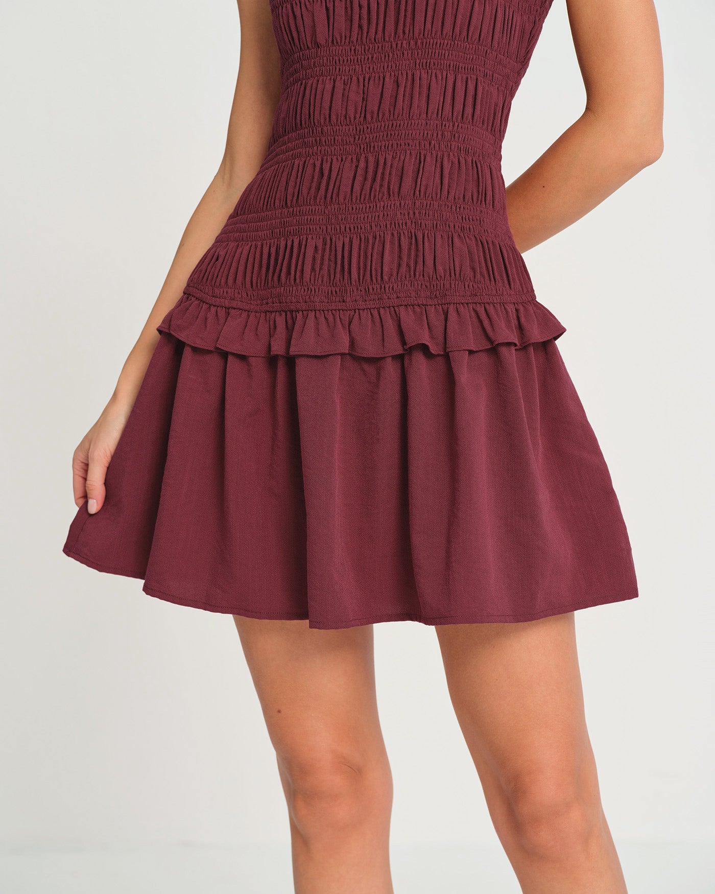 Vestido Mini Sin Mangas Arrugado Color Rojo Vino